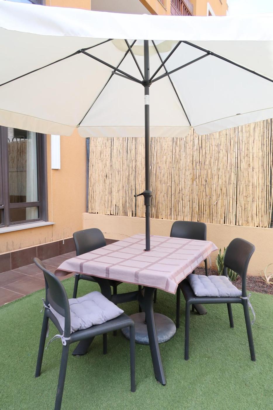 Spacious Apartment With Large Private Garden In Palm Mar Exterior photo